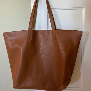 Cuyana Classic Leather Tote in Caramel